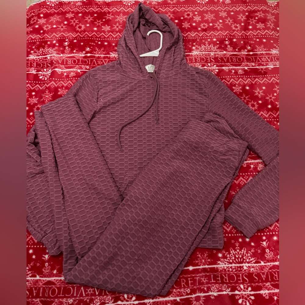 Women’s Textured Hoodie Sweater and Leggings Set